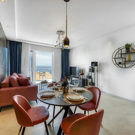 Deluxe Cosmopolit Apartment *